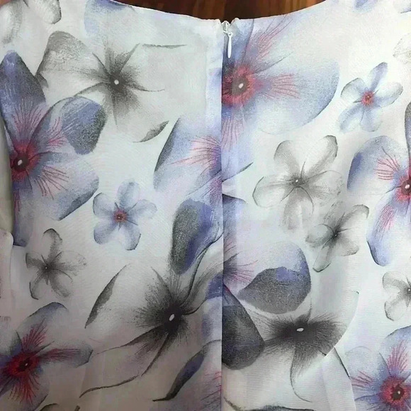 Lauren Conrad "Patrick and Miley" Flowered Sleeveless Spring Summer Dress size 8 - Picture 5 of 7